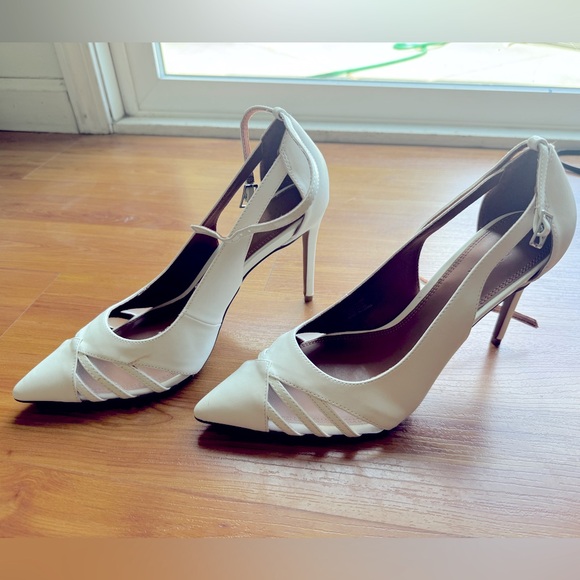 ASOS DESIGN Wide Fit Poster cut out high heeled pumps in white US 8 /UK 6 /EU 39 - Picture 10 of 10